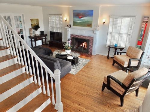 335 Bay Shore Ave, Long Beach CA  90803-1956 exterior