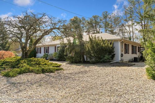 475 Birch Bark Dr, Bricktown, NJ 08723-4926