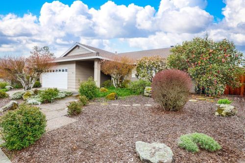 8839 Oak Trail Ct, Santa Rosa, CA 95409-6425