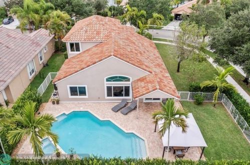 1277 144th Ter, Hollywood FL  33028-2925 exterior