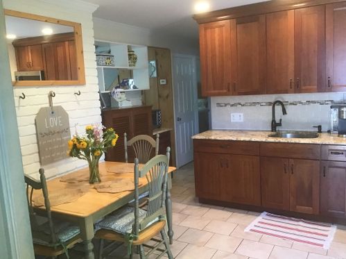 11 Walnut Ln, Hicksville, NY 11801-5714