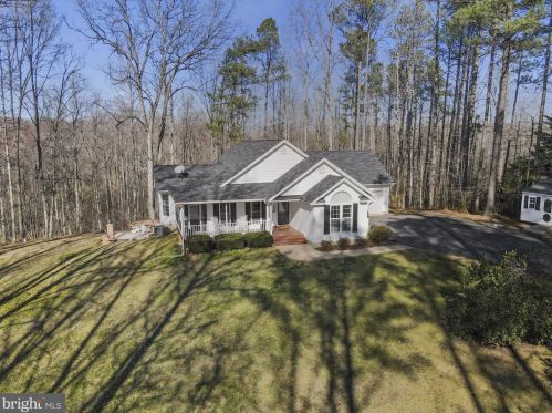 25 Countryside Dr, Fredericksburg VA  22406-4142 exterior