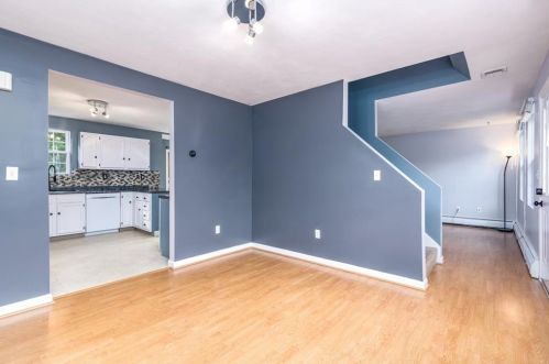 329 Commonwealth Ave, Warwick RI  02886-2756 exterior
