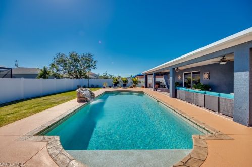 2505 20th Ave, Cape Coral FL  33904-3226 exterior