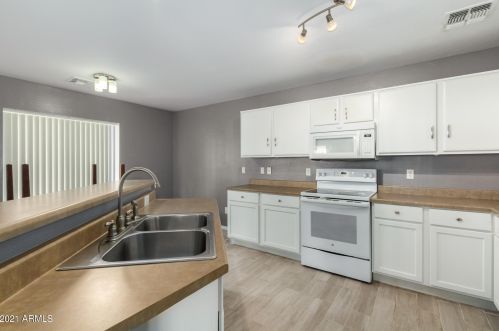 22016 Solano Dr, Buckeye AZ  85326-5927 exterior