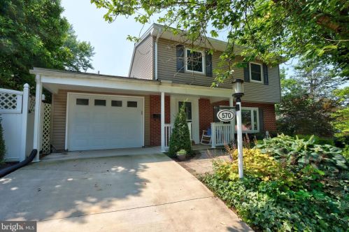 570 Old Orchard Ln, Camp Hill, PA 17011-1828