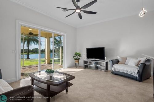 10491 Waterway Ln, Fort Pierce FL  34987-2521 exterior