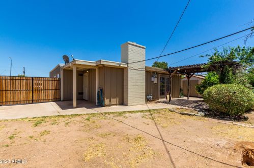 6520 20 Ave, Phoenix AZ 85041-7702 exterior