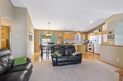 17297 Toronto Ave, Prior Lake, MN 55372-2998