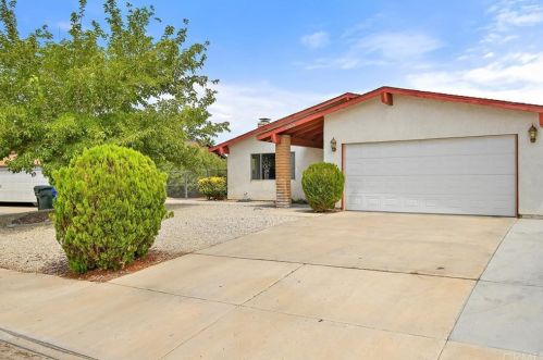 13803 Arrowhead Dr, Victorville, CA 92395-4903