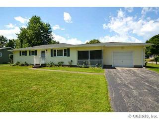 11 Coachwood Ln, Rochester, NY 14623-5117