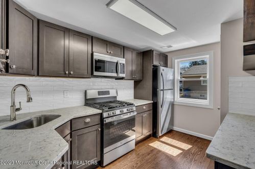 115 Springdale Ave, Tinton Falls NJ  07724-2628 exterior