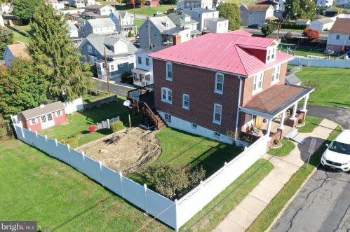 329 Valley St, Port Carbon, PA 17965-1629