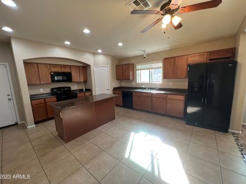 10210 Raymond St, Tolleson AZ  85353-4117 exterior