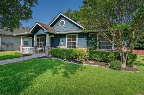 165 Hickory Ln, Georgetown TX  78633-4382 exterior