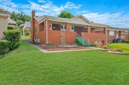 3312 Oakland Dr, Mckeesport, PA 15133-2212