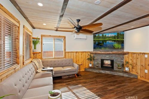 901 Sierra Ave, Big Bear City, CA 92314-9517