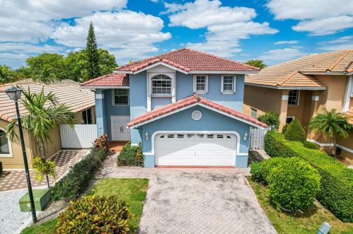 2136 103rd Pl, Miami, FL 33165-7384