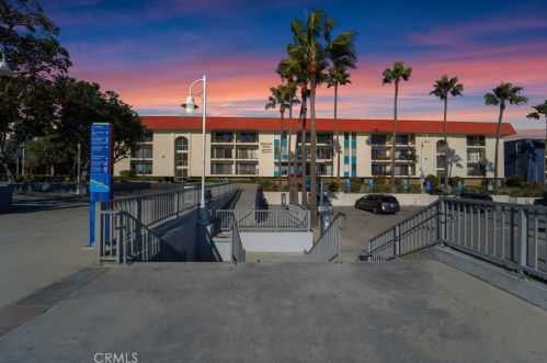 3939 Allin St, Long Beach, CA 90803-2863