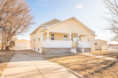 117 6th St, Indianola, NE 69034-3454