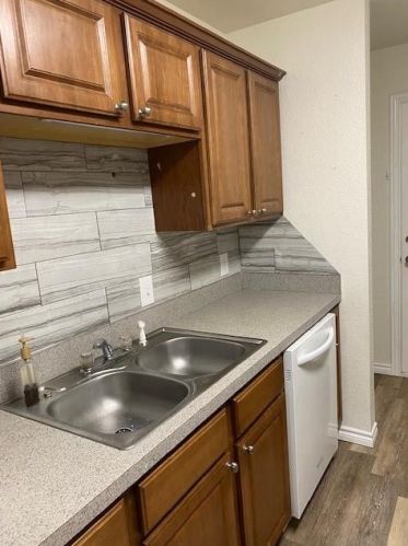 3107 8th Ave, Fort Worth, TX 76110-3801