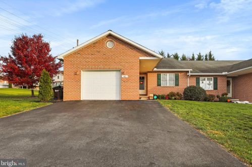 361 Nova Dr, Upton, PA 17225-1545