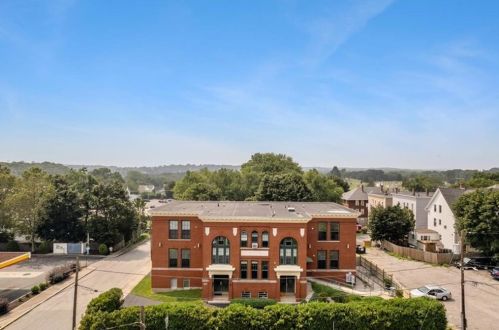 1044 Social St, Woonsocket, RI 02895-1328