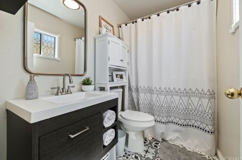 4875 Sunnyside Dr, Riverside CA  92506-2379 exterior