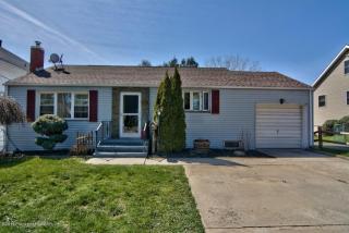 238 Church St, Dallas, PA 18612-1110
