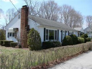 4 Water Way Ct, Barrington, RI 02806-4747