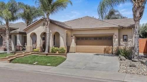 5232 Harness Ct, Riverbank, CA 95367-9570