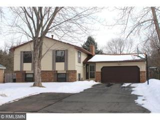 3233 Camelot Dr, Saint Paul, MN 55125-2703