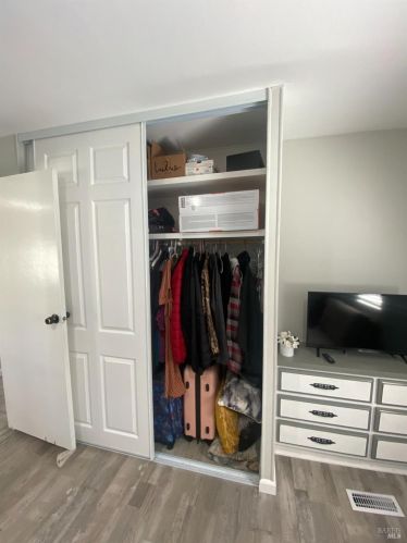 172 Pear Ln, Santa Rosa CA  95407-7664 exterior