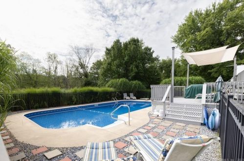 424 Springfield Rd, Somers, CT 06071-1620