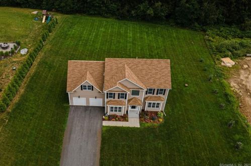 28 Skyline Dr, East Hampton, CT 06424-1484