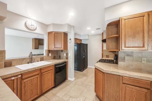 6450 Aldea Ave, Van Nuys CA  91406-5401 exterior