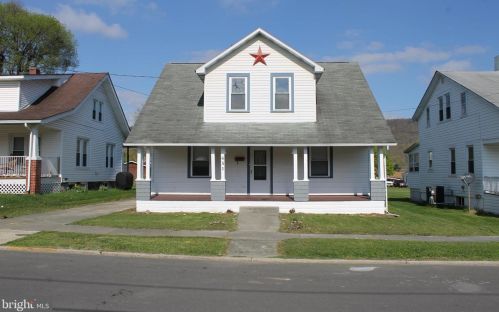 451 Bolton St, Three Churches, WV 26757-1305