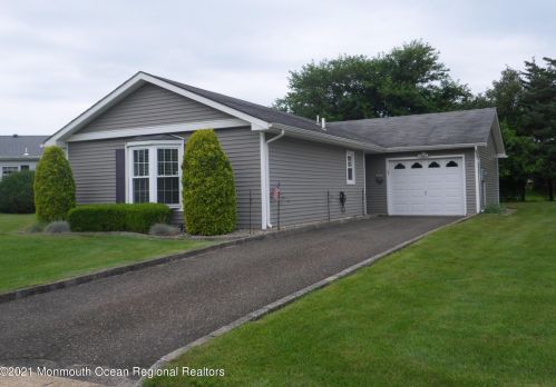 11 Piedmont Ct, Bricktown, NJ 08724-2056