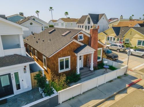 951 Balboa Blvd, Newport Beach, CA 92661-1309
