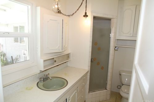 2735 Warwood Rd, Lakewood CA  90713-3137 exterior