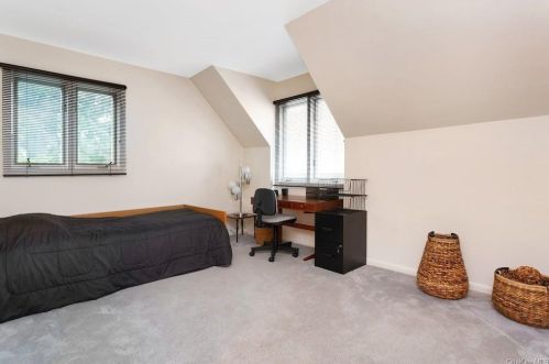 45 Spg Pond Dr, Crotonville NY  10562-2034 exterior