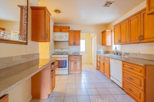 11025 Blix St, North Hollywood CA  91602-1204 exterior