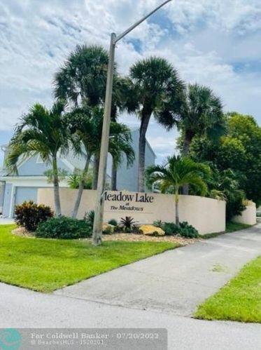 15 Swallow Dr, Boynton Beach, FL 33436-9076