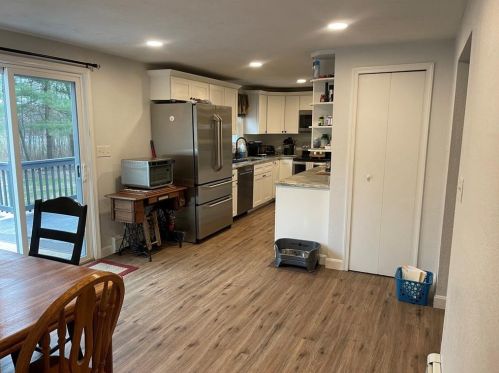 190 Staghead Dr, Glocester RI  02859-1303 exterior