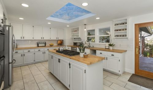 396 Pleasant Hill Rd, Sebastopol CA  95472-4020 exterior