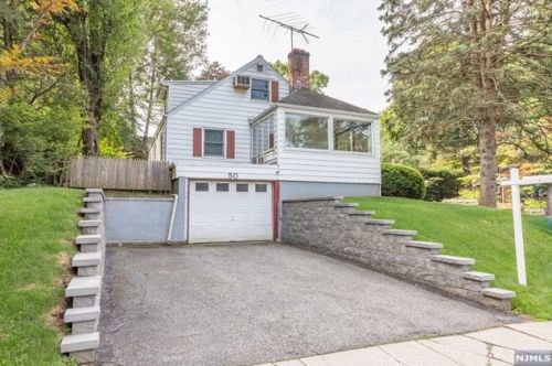 50 High St, Closter NJ  07624-1046 exterior