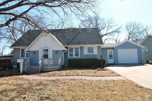 614 Clark St, Clarinda, IA 51632-2434