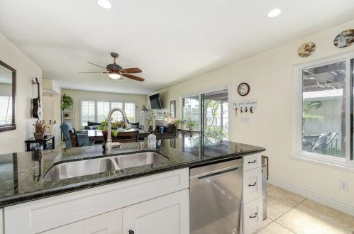 7915 Rocky Point Ct, Citrus Heights CA  95610-7704 exterior