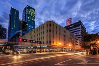 150 3rd Ave, Miami FL  33131-2218 exterior