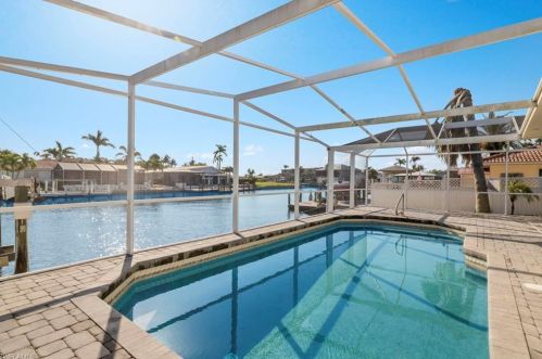 5 Fairview Blvd, Fort Myers Beach FL  33931-4513 exterior